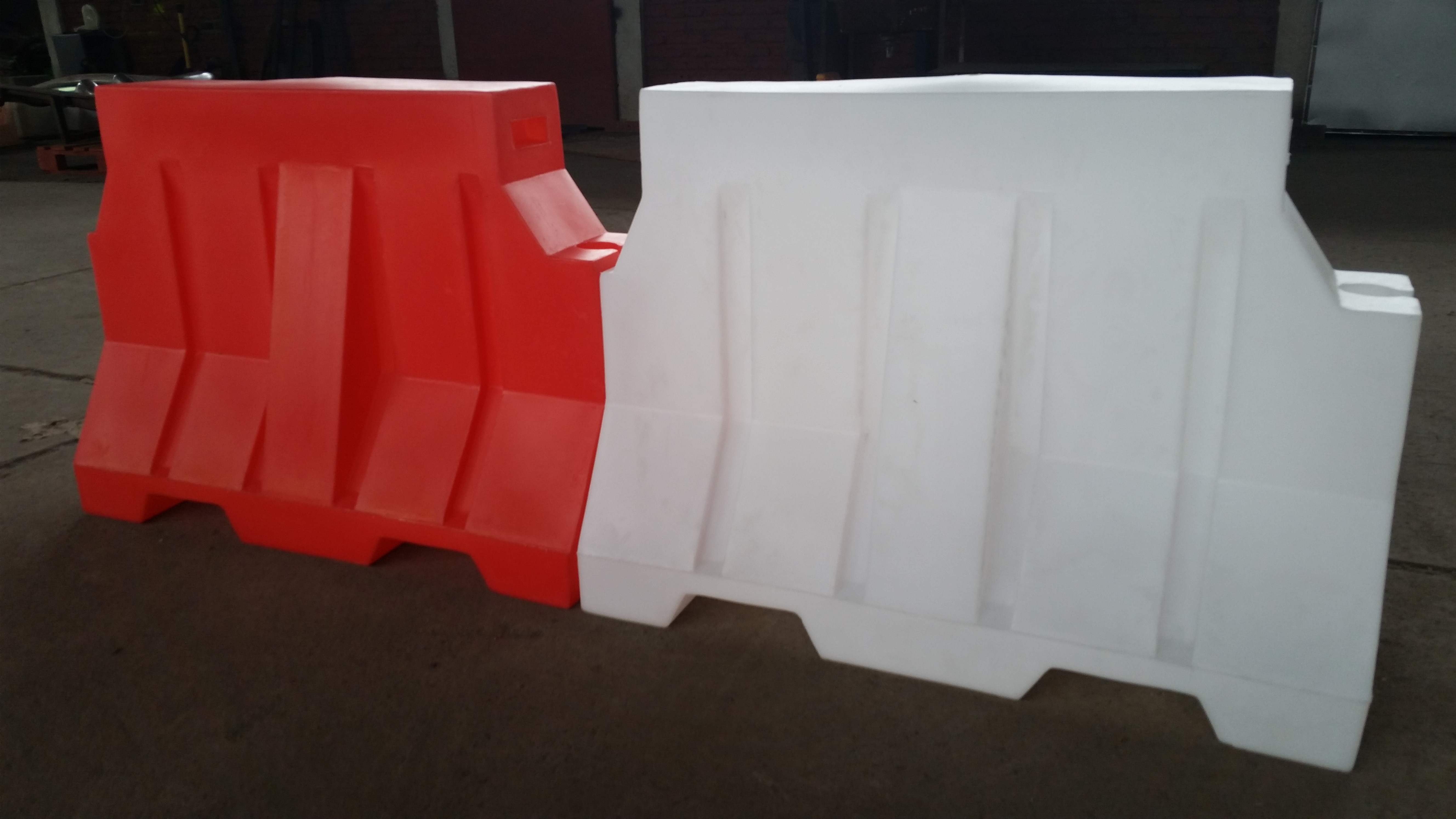 Barrera New Jersey Plastico Polietileno Delimitacion De Caminos